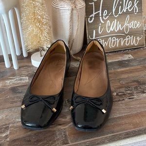 Clarks Square Toe Flats 8.5 W